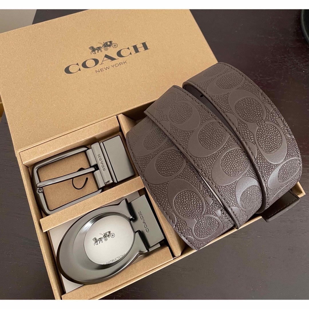 COACH(コーチ)の限定価格！COACH3点セットシグネチャーフリーサイズリバーシブルベルト箱付き メンズのファッション小物(ベルト)の商品写真