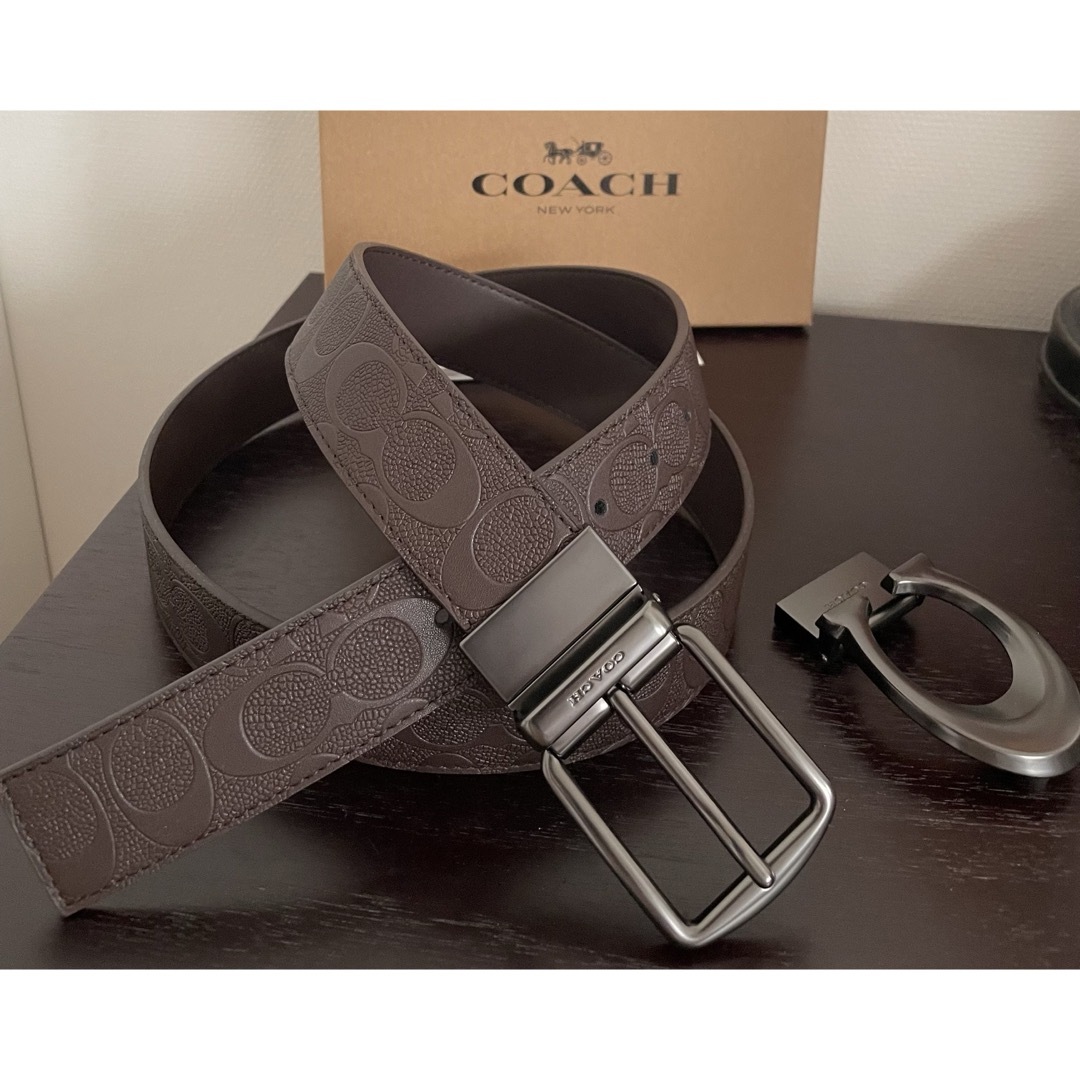 COACH(コーチ)の限定価格！COACH3点セットシグネチャーフリーサイズリバーシブルベルト箱付き メンズのファッション小物(ベルト)の商品写真