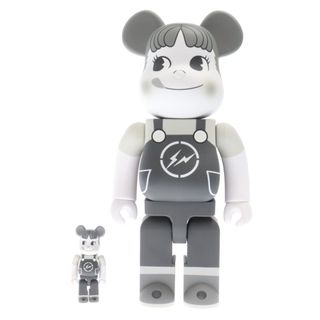 メディコムトイ(MEDICOM TOY)のMEDICOM TOY メディコムトイ ×fragment design THE CONVENI BE@BRICK フラグメントデザイン ベアブリック 不二家ペコちゃん 400% 100% モノクロ 人形 フィギュア ブラック(その他)