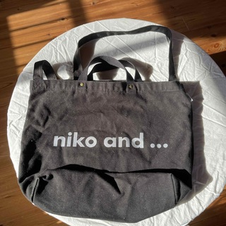 ニコアンド(niko and...)のバッグ(ショルダーバッグ)