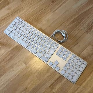 Apple 純正キーボード　有線タイプ(PC周辺機器)