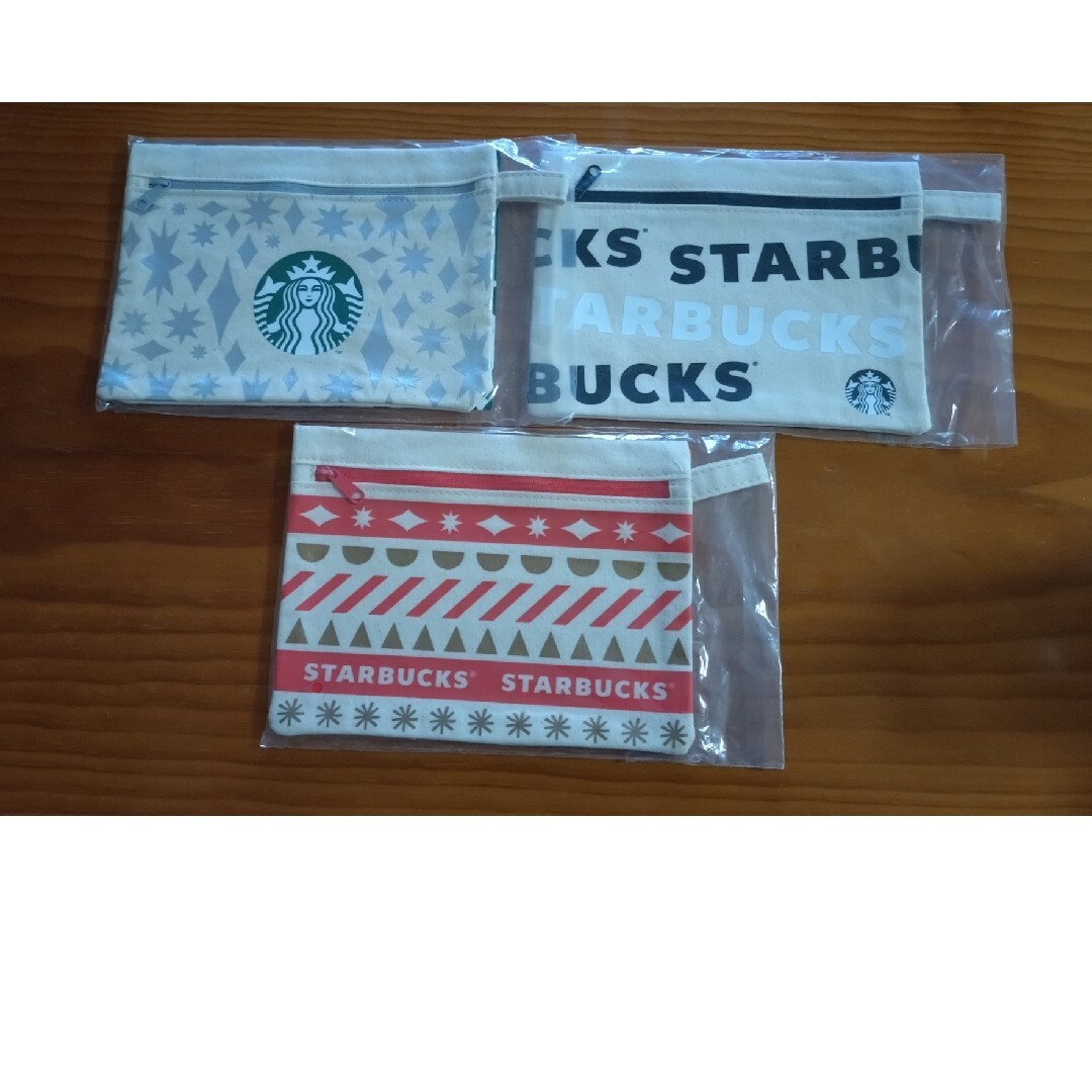Starbucks Coffee(スターバックスコーヒー)のスターバックス ホリデー ポーチ エンタメ/ホビーのコレクション(ノベルティグッズ)の商品写真