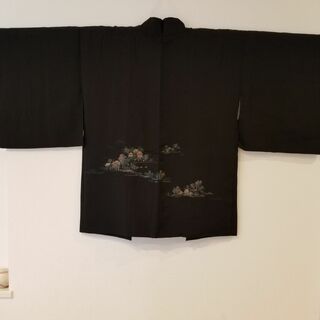 【正絹】山里風景の刺繍入り黒羽織り(No.117)(着物)