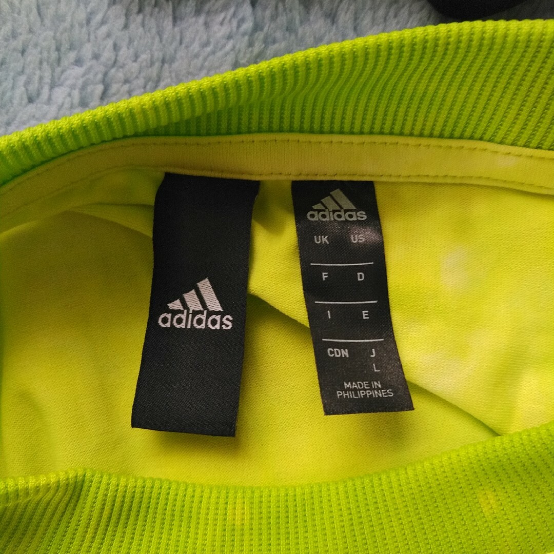 adidas(アディダス)のM126 adidas three stripes tシャツ メンズのトップス(Tシャツ/カットソー(半袖/袖なし))の商品写真