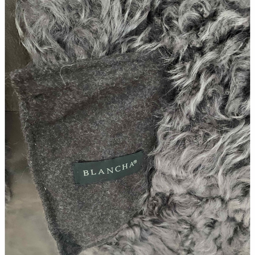 ★aya★様専用 BLANCHA ブランカ ムートンベスト レディースのジャケット/アウター(毛皮/ファーコート)の商品写真