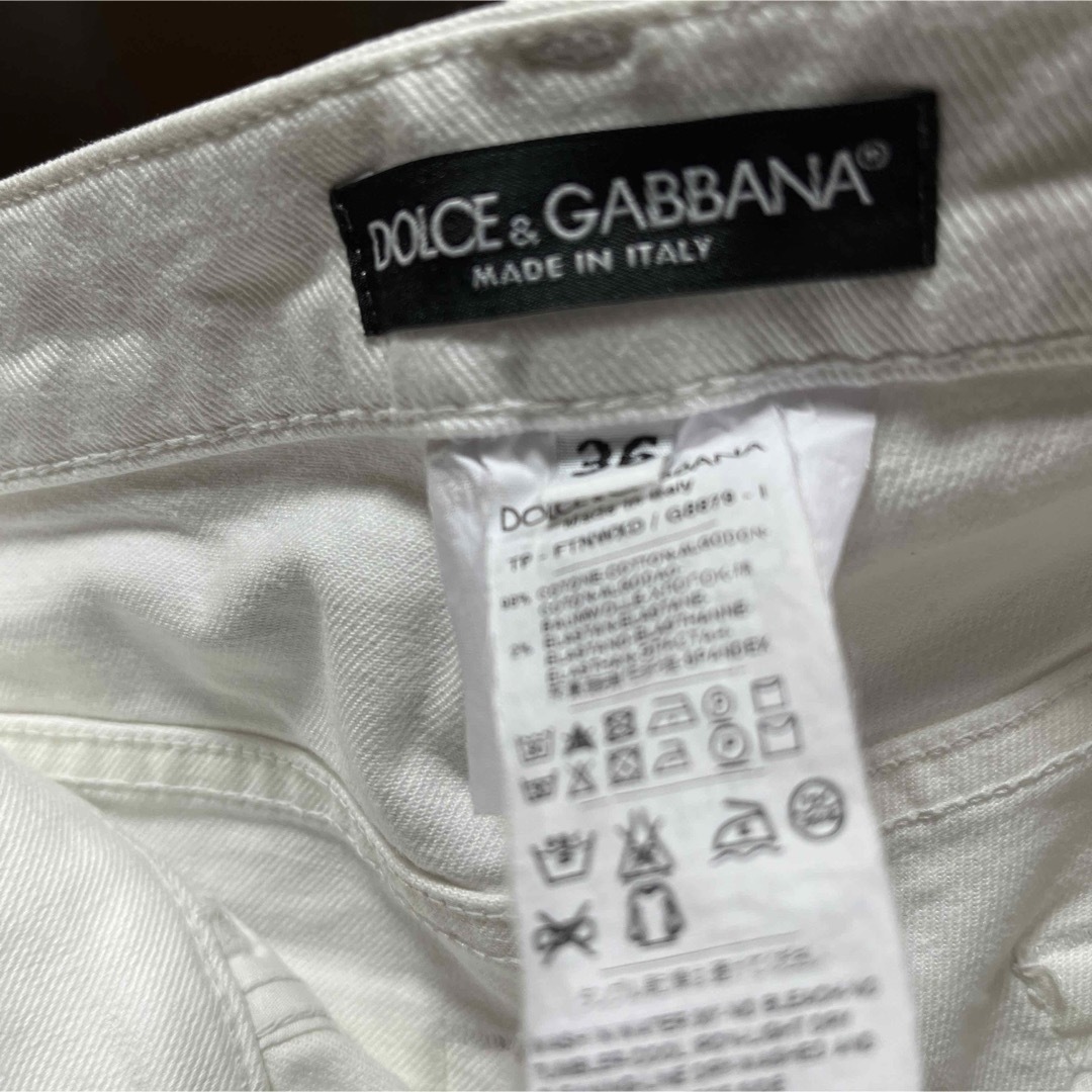 DOLCE&GABBANA(ドルチェアンドガッバーナ)のDOLCE&GABBANA レディース　ホワイトパンツ36 レディースのパンツ(デニム/ジーンズ)の商品写真