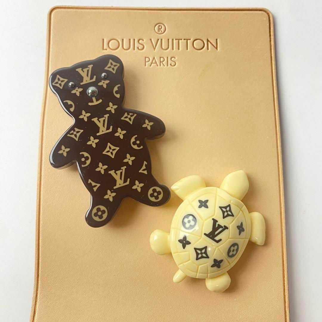 LOUIS VUITTON(ルイヴィトン)の[入手困難] ルイ ヴィトン LOUIS VUITTON ブローチ 熊 亀 レディースのアクセサリー(ブローチ/コサージュ)の商品写真