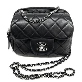 CHANEL 新作　ハンドル付きフラップバックミニ20㎝　ライオンチャーム付き