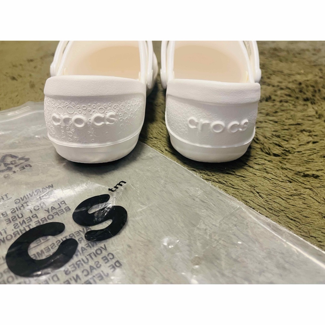 crocs(クロックス)のクロックス　ホワイト　値下げ レディースの靴/シューズ(サンダル)の商品写真