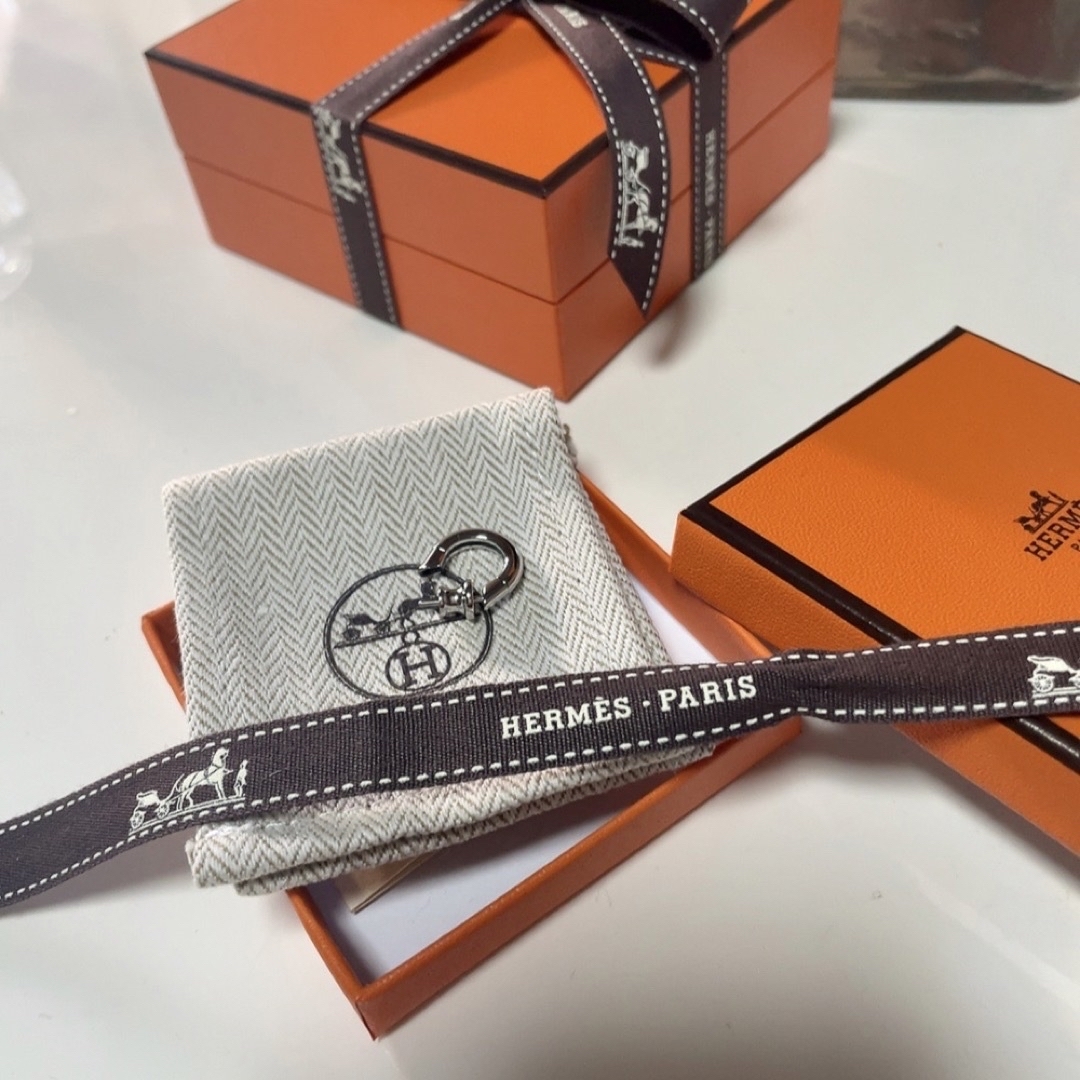 HERMES - 新品未使用 エルメス シングルピアス サボ 片耳用 黒 HERMES - 新品未使用 エルメス シングルピアス サボ 片耳用 黒