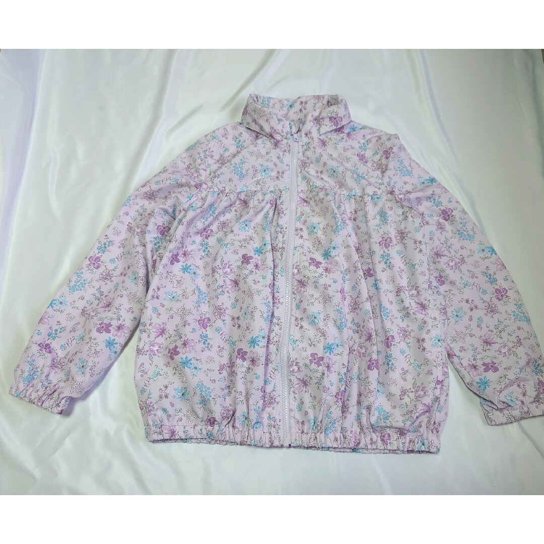 Branshes(ブランシェス)のbranshes【撥水加工】花柄ウィンドブレーカー キッズ/ベビー/マタニティのキッズ服女の子用(90cm~)(ジャケット/上着)の商品写真