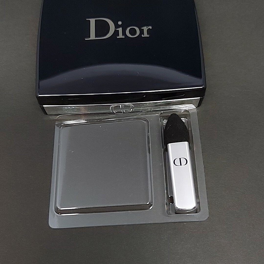 Christian Dior(クリスチャンディオール)の新品Diorアイシャドウ　モノ クルール  ・ 884 ルージュ トラファルガー コスメ/美容のベースメイク/化粧品(アイシャドウ)の商品写真