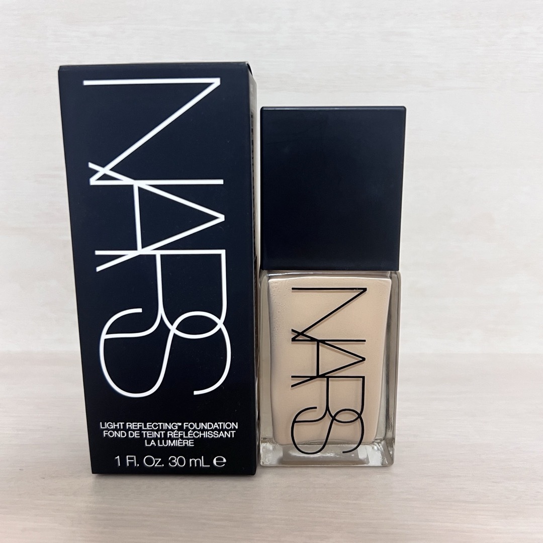 NARS(ナーズ)のNARS  ライトリフティングファンデーション コスメ/美容のベースメイク/化粧品(ファンデーション)の商品写真