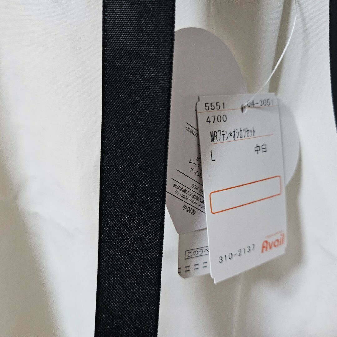 しまむら(シマムラ)のunused white×black ribbon blouse large レディースのトップス(シャツ/ブラウス(半袖/袖なし))の商品写真