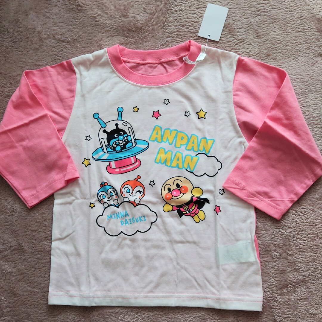 アンパンマン(アンパンマン)の新品未使用 アンパンマン パジャマ 100 キッズ/ベビー/マタニティのキッズ服女の子用(90cm~)(パジャマ)の商品写真