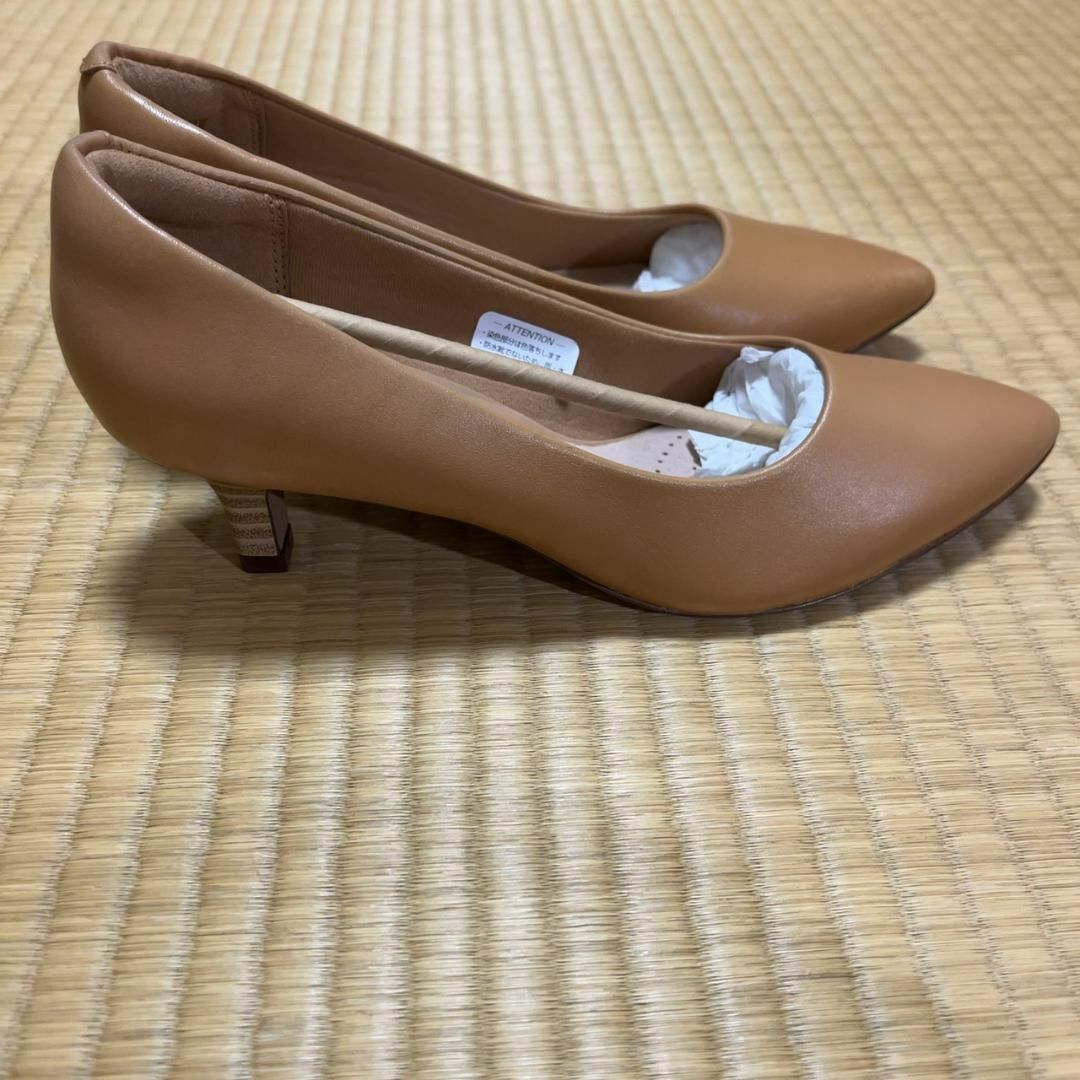 Clarks(クラークス)の[クラークス] パンプス ションドラジェイド レディース ライトタンレザー レディースの靴/シューズ(ハイヒール/パンプス)の商品写真