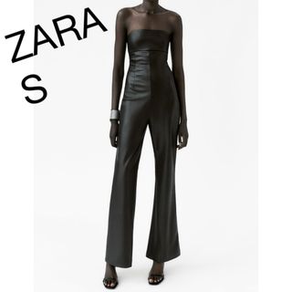 ザラ(ZARA)のフェイクレザーストラップレスジャンプスーツ(オールインワン)