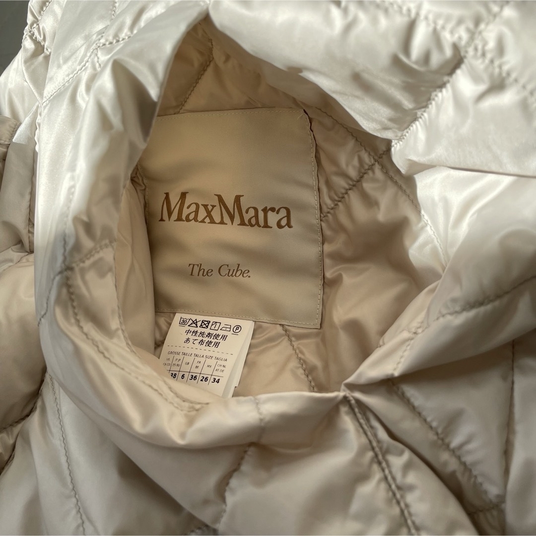 Max Mara(マックスマーラ)の【新品未使用】MAX MARA THE CUBE ダウンベスト SISOFT レディースのジャケット/アウター(ダウンベスト)の商品写真