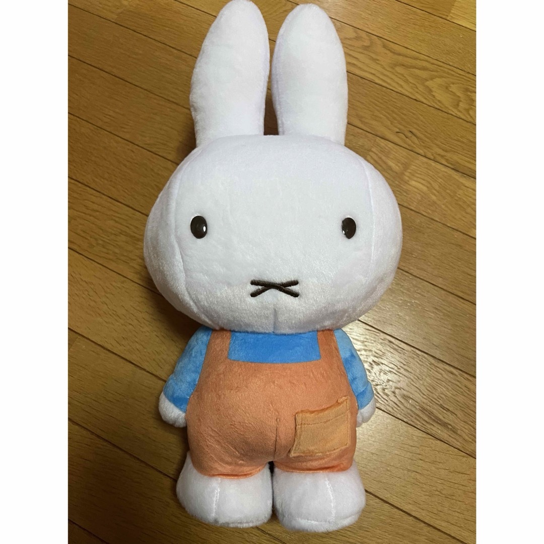 miffy(ミッフィー)のミッフィ　特大ぬいぐるみ　くじ引きA賞 エンタメ/ホビーのおもちゃ/ぬいぐるみ(ぬいぐるみ)の商品写真