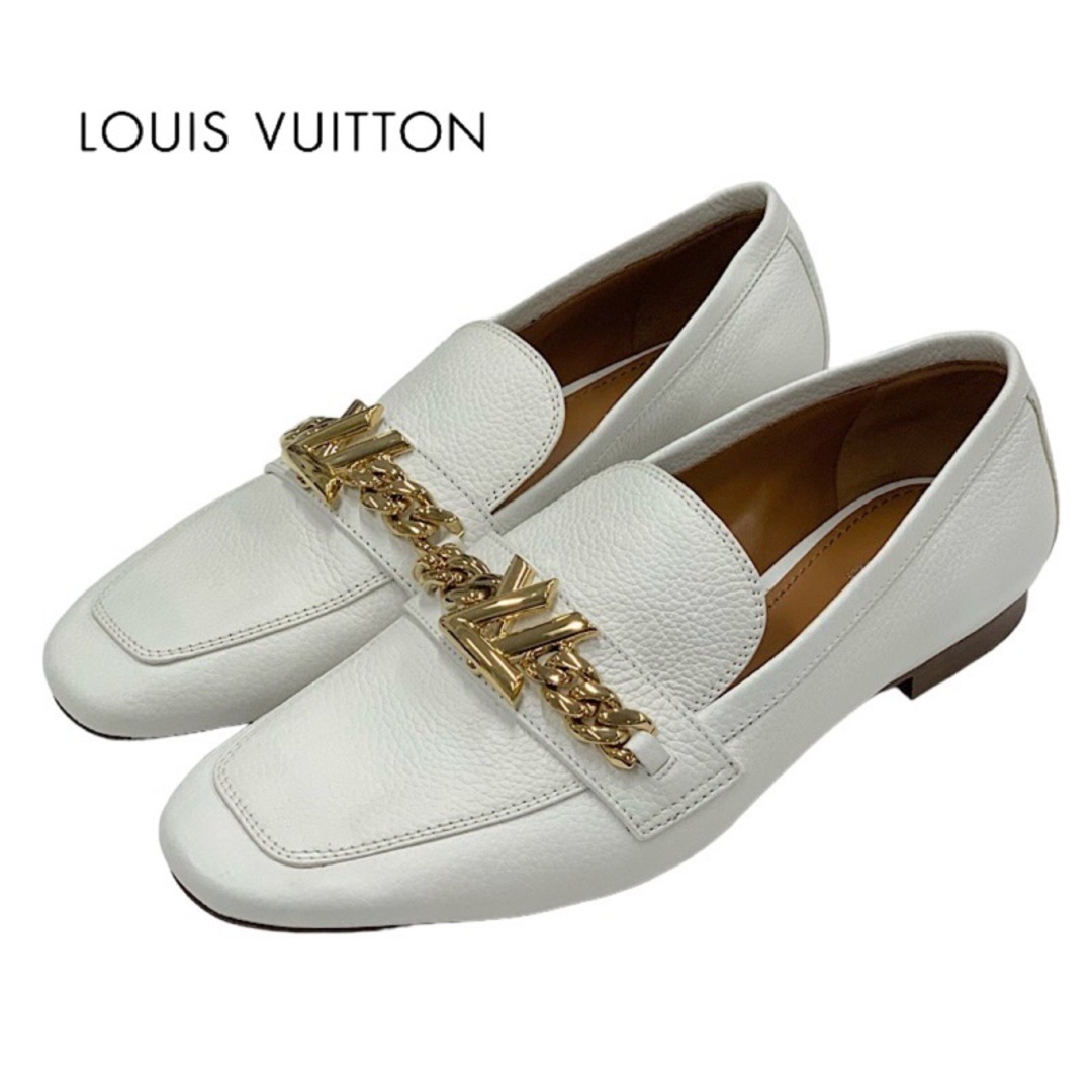 LOUIS VUITTON(ルイヴィトン)の未使用 ルイヴィトン LOUIS VUITTON ローファー 革靴 靴 シューズ チェーン LV金具 レザー ホワイト ゴールド レディースの靴/シューズ(ローファー/革靴)の商品写真