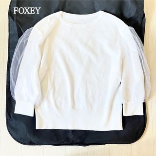 ニット/セーター美品です　ＦＯＸＥＹ　フォクシー　スワロフスキー付き　カシミヤ　ニットトップス