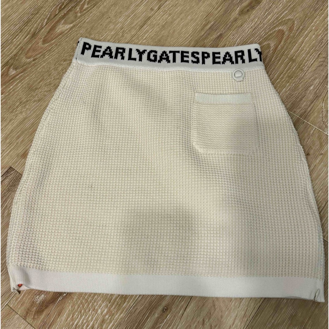 PEARLY GATES(パーリーゲイツ)のPEARLYGATES ニットスカート スポーツ/アウトドアのゴルフ(ウエア)の商品写真