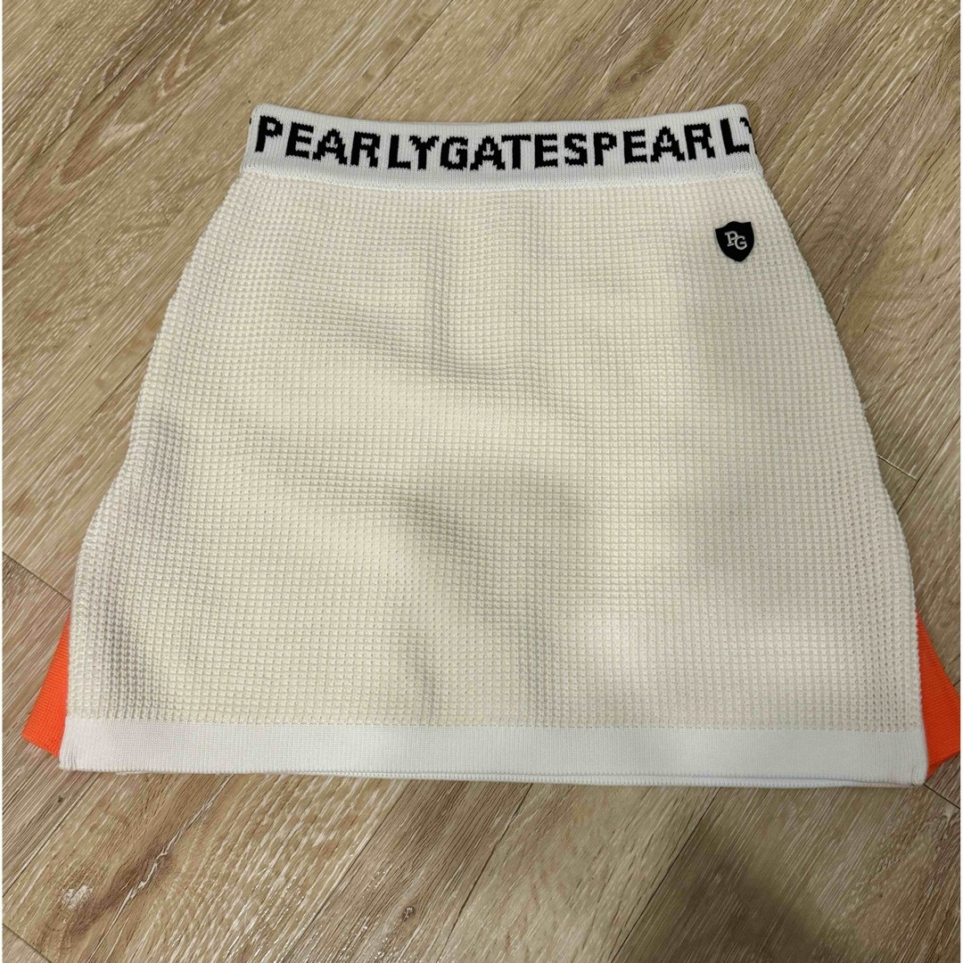 PEARLY GATES(パーリーゲイツ)のPEARLYGATES ニットスカート スポーツ/アウトドアのゴルフ(ウエア)の商品写真