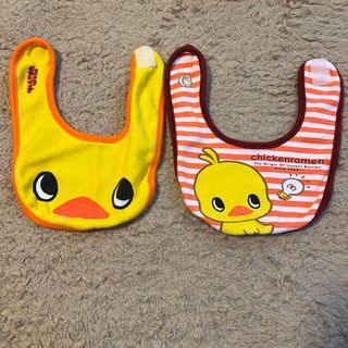 ニッシンショクヒン(日清食品)のひよこちゃん　スタイ　2枚セット(ベビースタイ/よだれかけ)