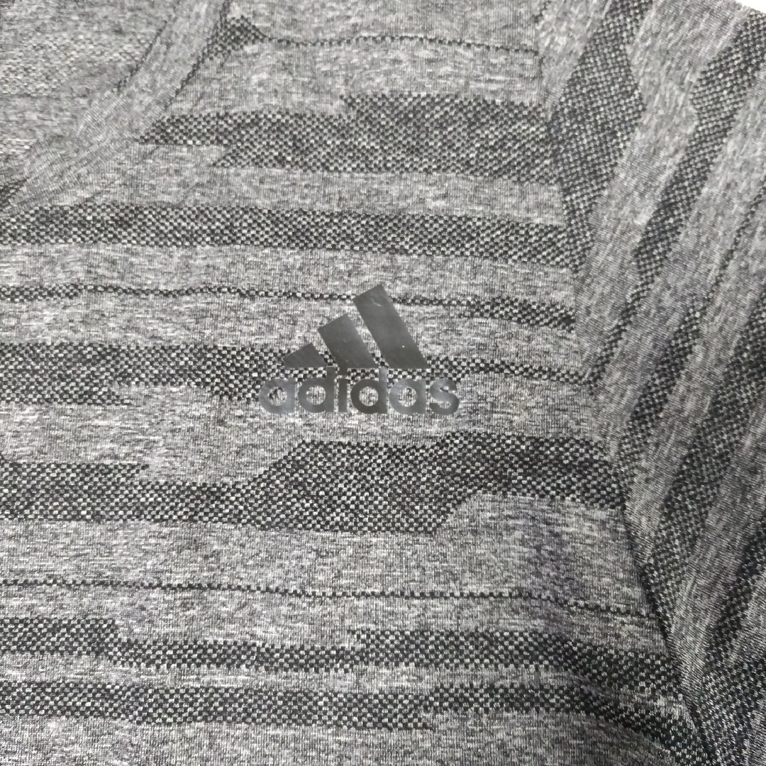 adidas(アディダス)のアディダス　Ｔシャツ　Мサイズ　グレー　ボーダー×カモフラージュ メンズのトップス(Tシャツ/カットソー(半袖/袖なし))の商品写真