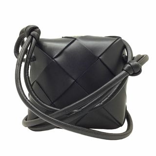 ボッテガヴェネタ(Bottega Veneta)のBOTTEGA VENETA　ボッテガ ヴェネタ　ミニカセット　カメラバッグ　701915　ショルダーバッグ　レザー　ブラック　ゴールド　イントレチャート　レディース　メンズ　ユニセックス　プレゼント　ラッピング(ショルダーバッグ)