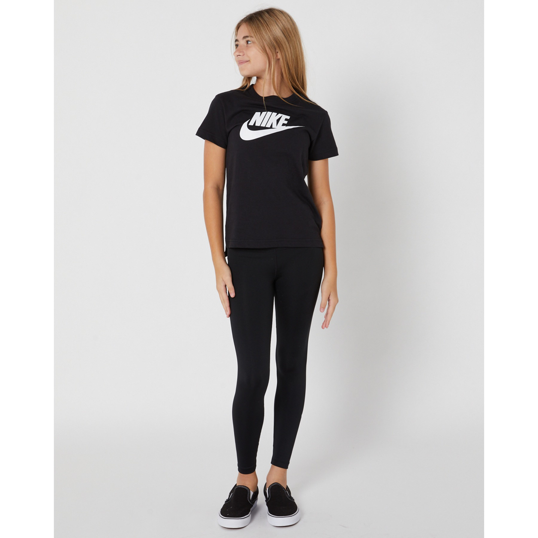 NIKE(ナイキ)の【新品】NIKE SPORTS WEAR KIDS TEE キッズ/ベビー/マタニティのキッズ服女の子用(90cm~)(Tシャツ/カットソー)の商品写真