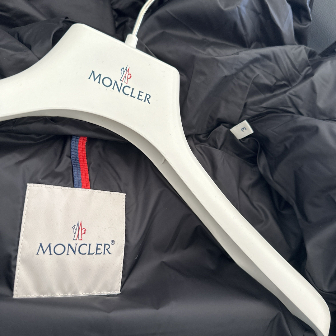 MONCLER(モンクレール)のMONCLER   HIRMA   サイズ3 レディースのジャケット/アウター(ダウンコート)の商品写真