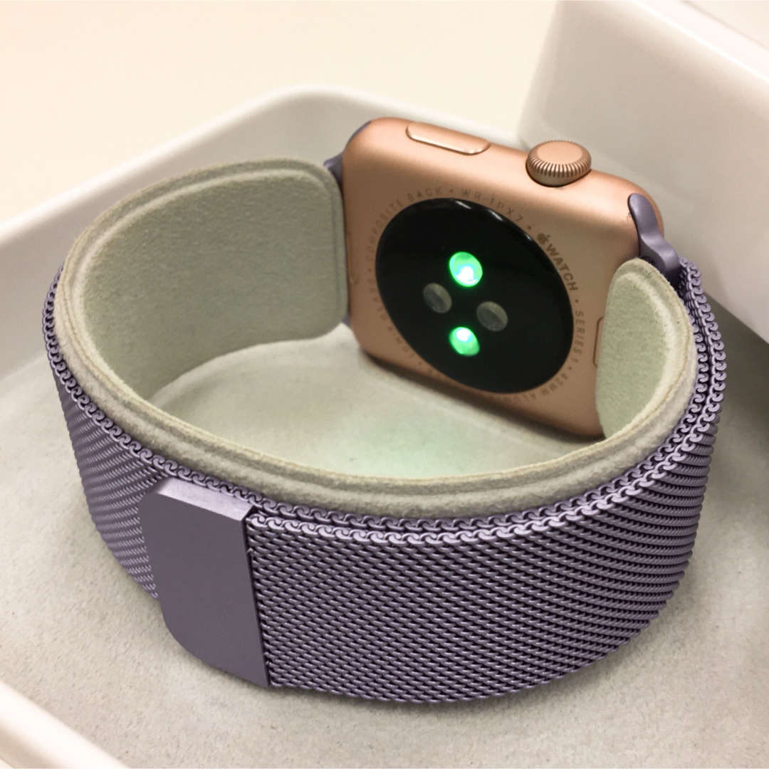 Apple Watch(アップルウォッチ)のApple Watch series1 42mm  アップルウォッチ本体 ピンク スマホ/家電/カメラのスマートフォン/携帯電話(その他)の商品写真