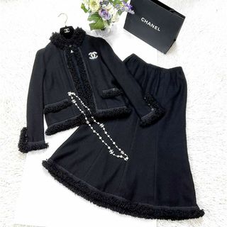 シャネル(CHANEL)の★CHANEL★美品★カメリア★ツイード★プードル★セットアップスーツ(スーツ)