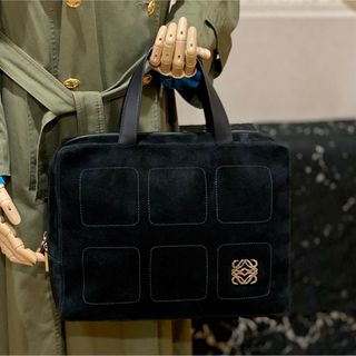 ロエベ(LOEWE)の希少モデル 良品 LOEWE スクエアステッチ ハンドバッグアナグラム スエード(ハンドバッグ)