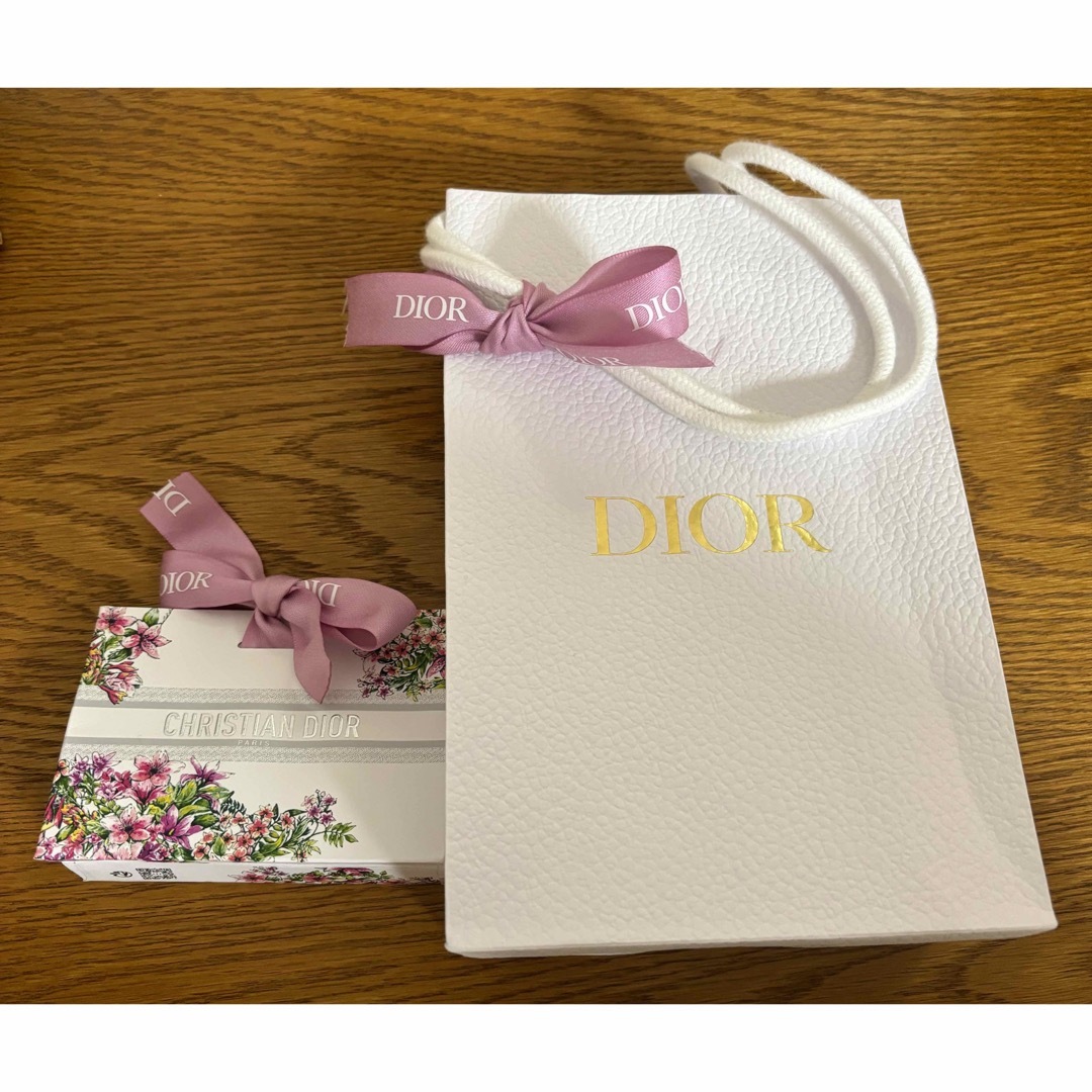 【DIOR】ショッパー　プレゼント袋 レディースのバッグ(ショップ袋)の商品写真