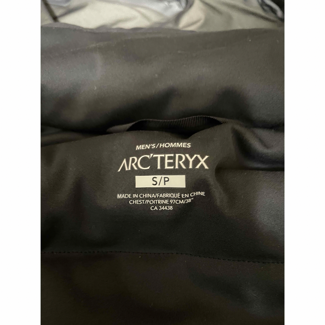 ARC'TERYX(アークテリクス)のアークテリクス　アルファLTインサレーテッドジャケット　メンズS メンズのジャケット/アウター(マウンテンパーカー)の商品写真