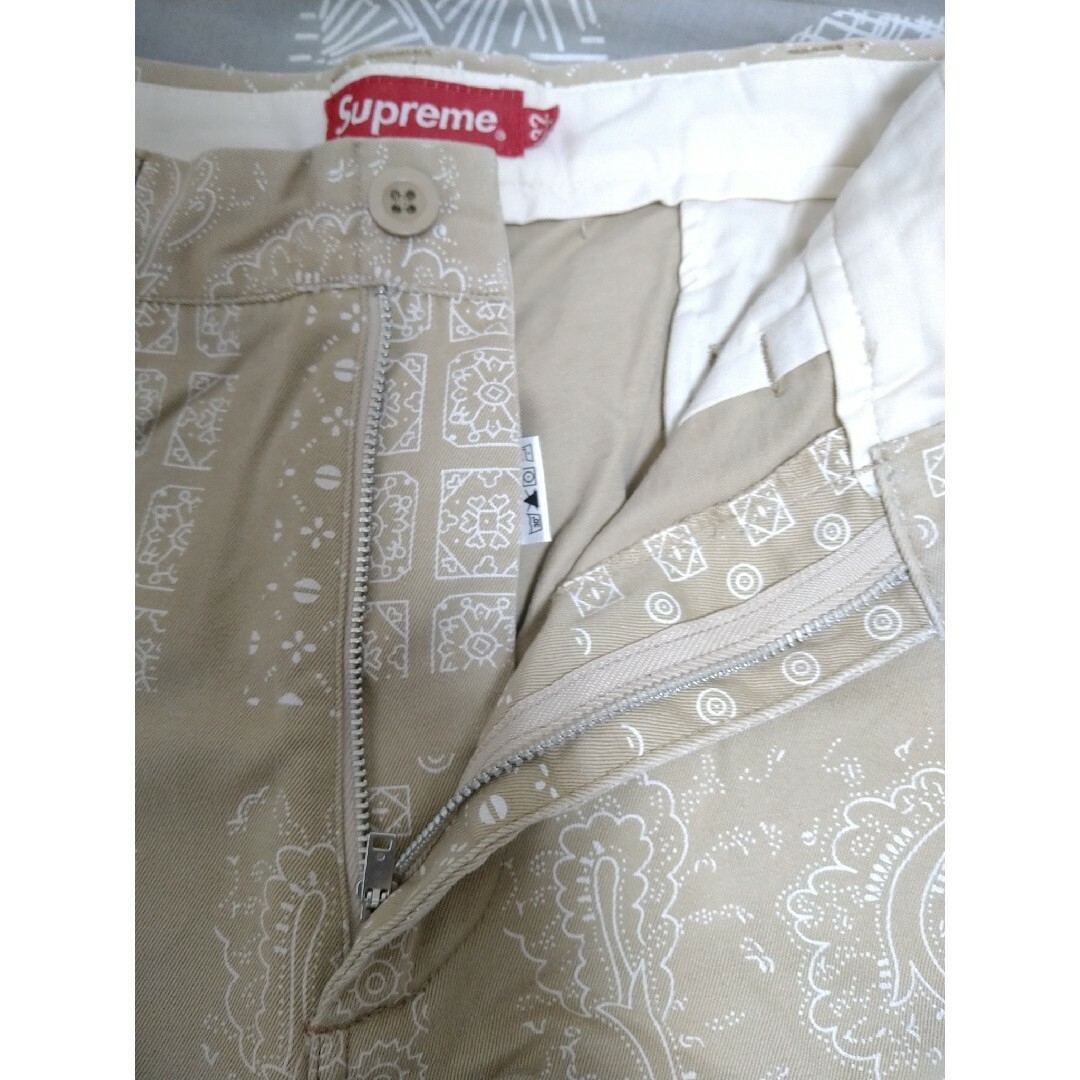 Supreme(シュプリーム)のSupreme Paisley Grid Chino Pant "Khaki" メンズのパンツ(チノパン)の商品写真