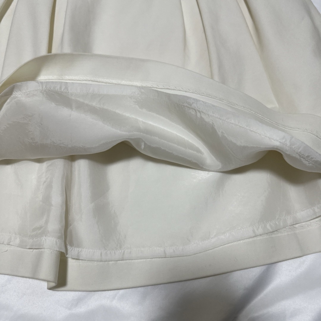 Harrods(ハロッズ)のハロッズ　スカート　ホワイト系 レディースのスカート(ひざ丈スカート)の商品写真
