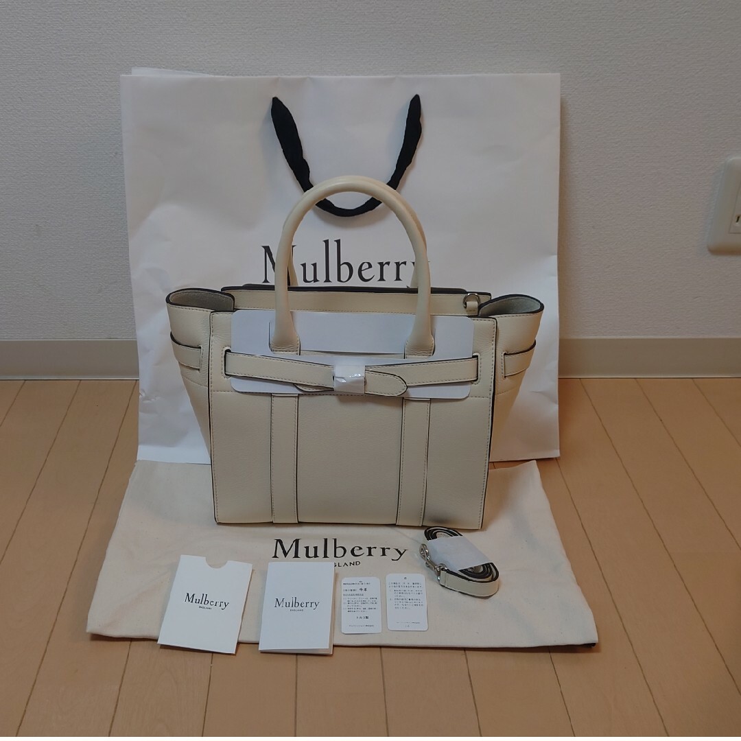 Mulberry(マルベリー)の新品未使用★マルベリー　スモールジップドベイズウォーター　アイボリーホワイト☆ レディースのバッグ(ハンドバッグ)の商品写真