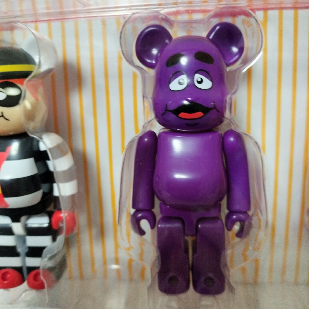 BE@RBRICK(ベアブリック)のゴジラVSマクドナルド  BE@RBRICK 4体セット 当選品 バーディー エンタメ/ホビーのおもちゃ/ぬいぐるみ(キャラクターグッズ)の商品写真