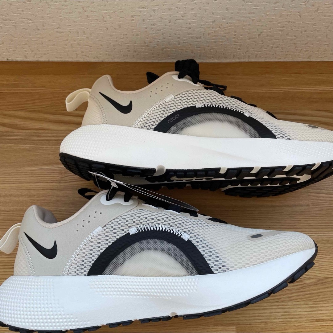 NIKE エスケープラン2 24cm ベージュ