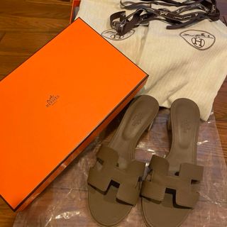 エルメス(Hermes)のHERMESエトゥープオアジス(サンダル)