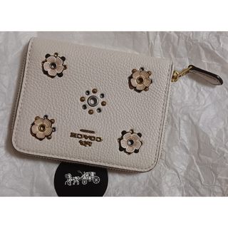 コーチ(COACH)のCOACH 二つ折ミニ財布 フローラルアップリケ 69835 B4/HA(財布)