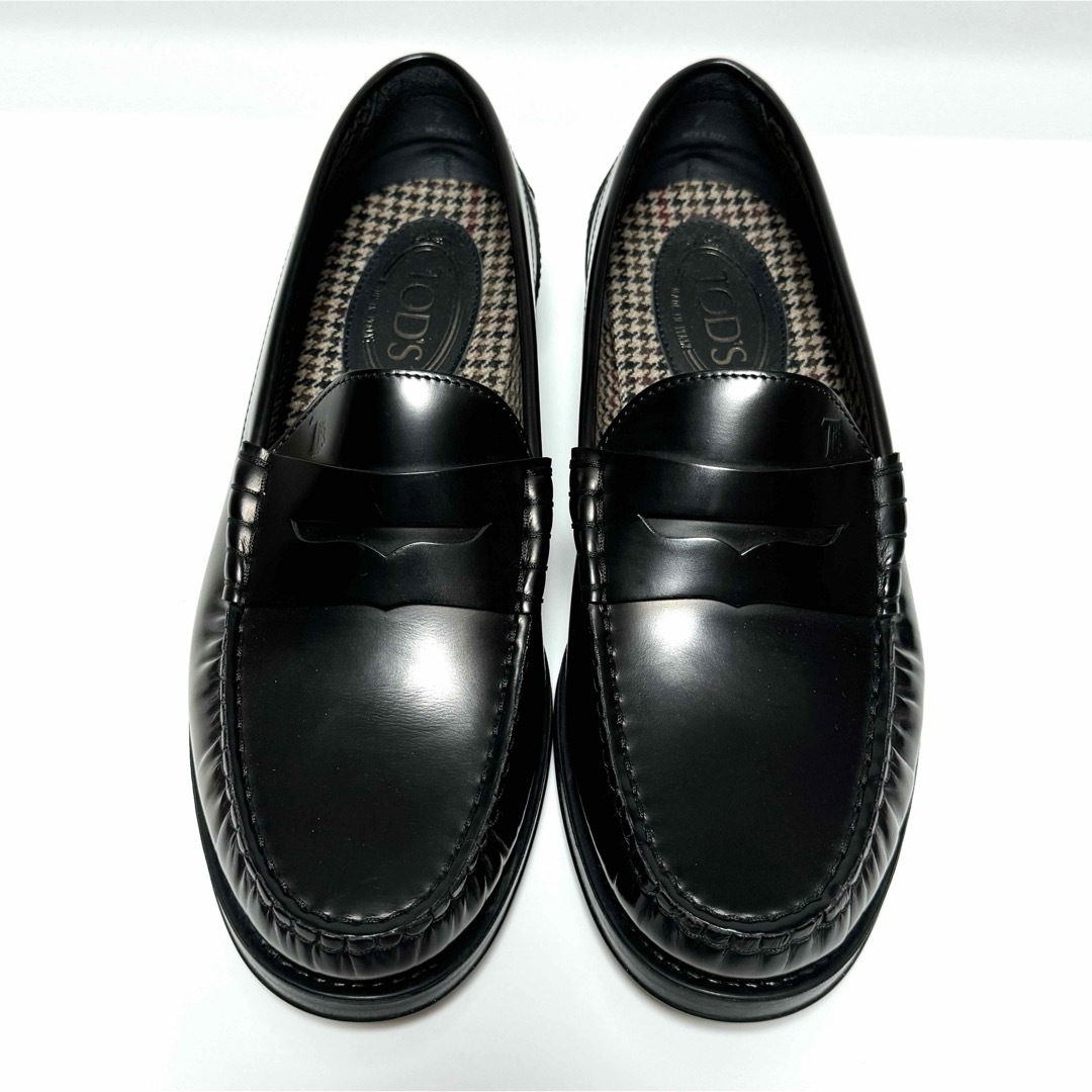 TOD'S(トッズ)のトッズ レザー ロゴ入り コイン ローファー 千鳥柄 インソール サイズ 7 メンズの靴/シューズ(ドレス/ビジネス)の商品写真