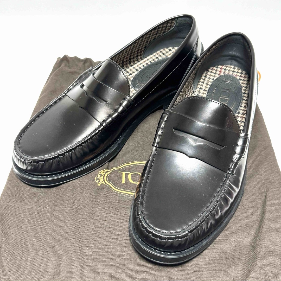 TOD'S(トッズ)のトッズ レザー ロゴ入り コイン ローファー 千鳥柄 インソール サイズ 7 メンズの靴/シューズ(ドレス/ビジネス)の商品写真