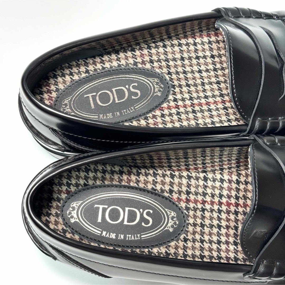 TOD'S(トッズ)のトッズ レザー ロゴ入り コイン ローファー 千鳥柄 インソール サイズ 7 メンズの靴/シューズ(ドレス/ビジネス)の商品写真