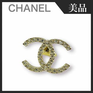 シャネルイヤリングハートラムスキンchanel