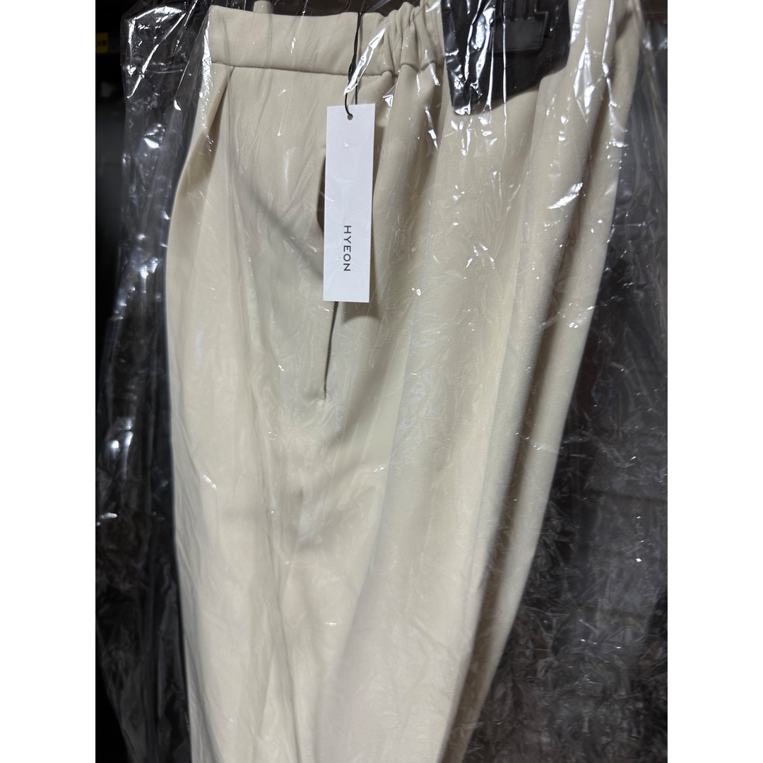 ánuans(アニュアンス)の【専用】【新品】HYEON  line pants  レディースのレディース その他(セット/コーデ)の商品写真