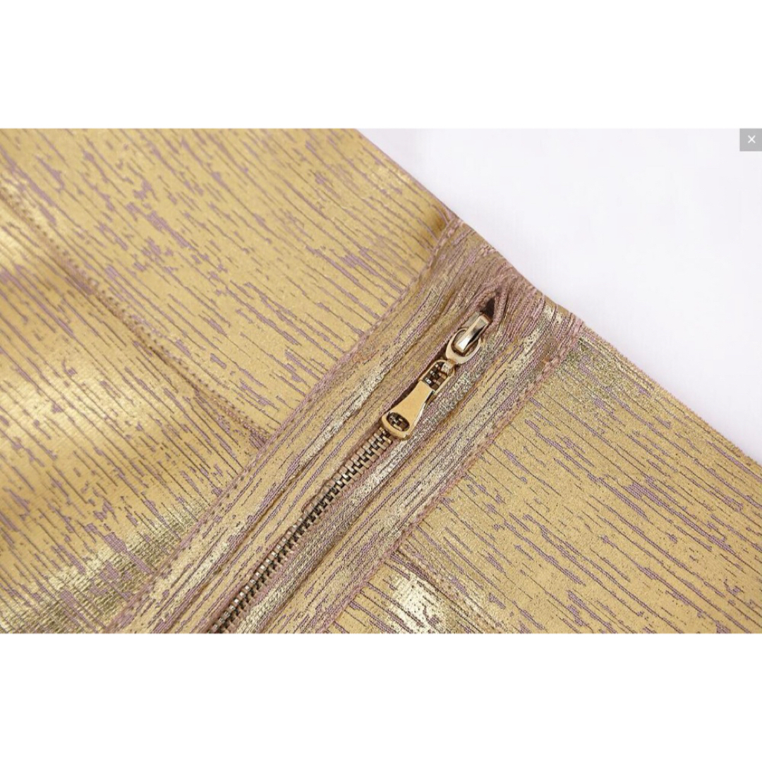 レディースロングスカート　Lサイズ　ゴールド　レザー風　ジップ　スカート　洗礼 レディースのスカート(ロングスカート)の商品写真